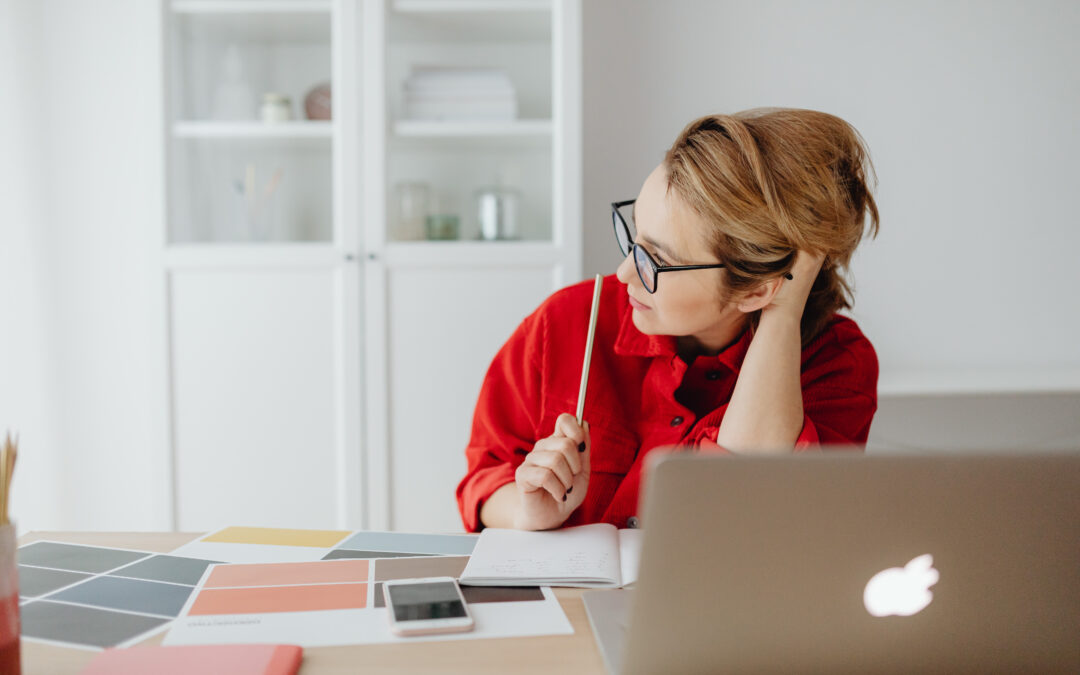 Entscheidungshilfe: Coaching vs. Mentoring – Deinen Weg zur beruflichen Erfüllung finden